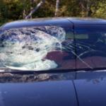 5 major signs of a poor windshield installation