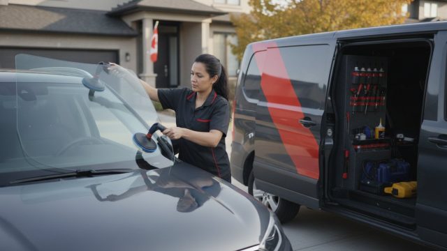 Mobile Windshield Replacement in Kanata: Professional On-Site Service (2026)
