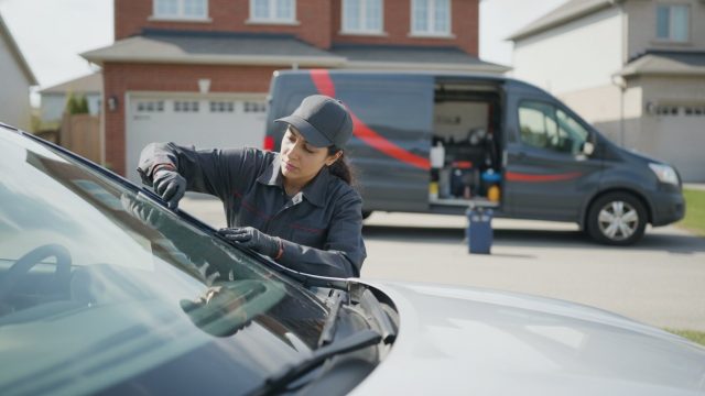 How Long Does Mobile Windshield Replacement Take in Ottawa? (2026 Guide)