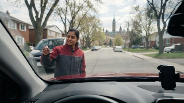 Ontario Highway Traffic Act Windshield Obstruction: What Drivers Need to Know