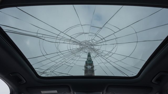 The Dangers of a Cracked Sunroof in Ottawa: Why You Shouldn’t Wait to Repair It