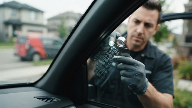 What Windshield Glass Brand Does My Car Use? How to Identify It